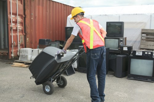 Local rubbish removal for offices and commercial premises in London